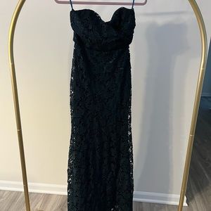 Lulu’s Emerald Green Floor-Length Lace Gown